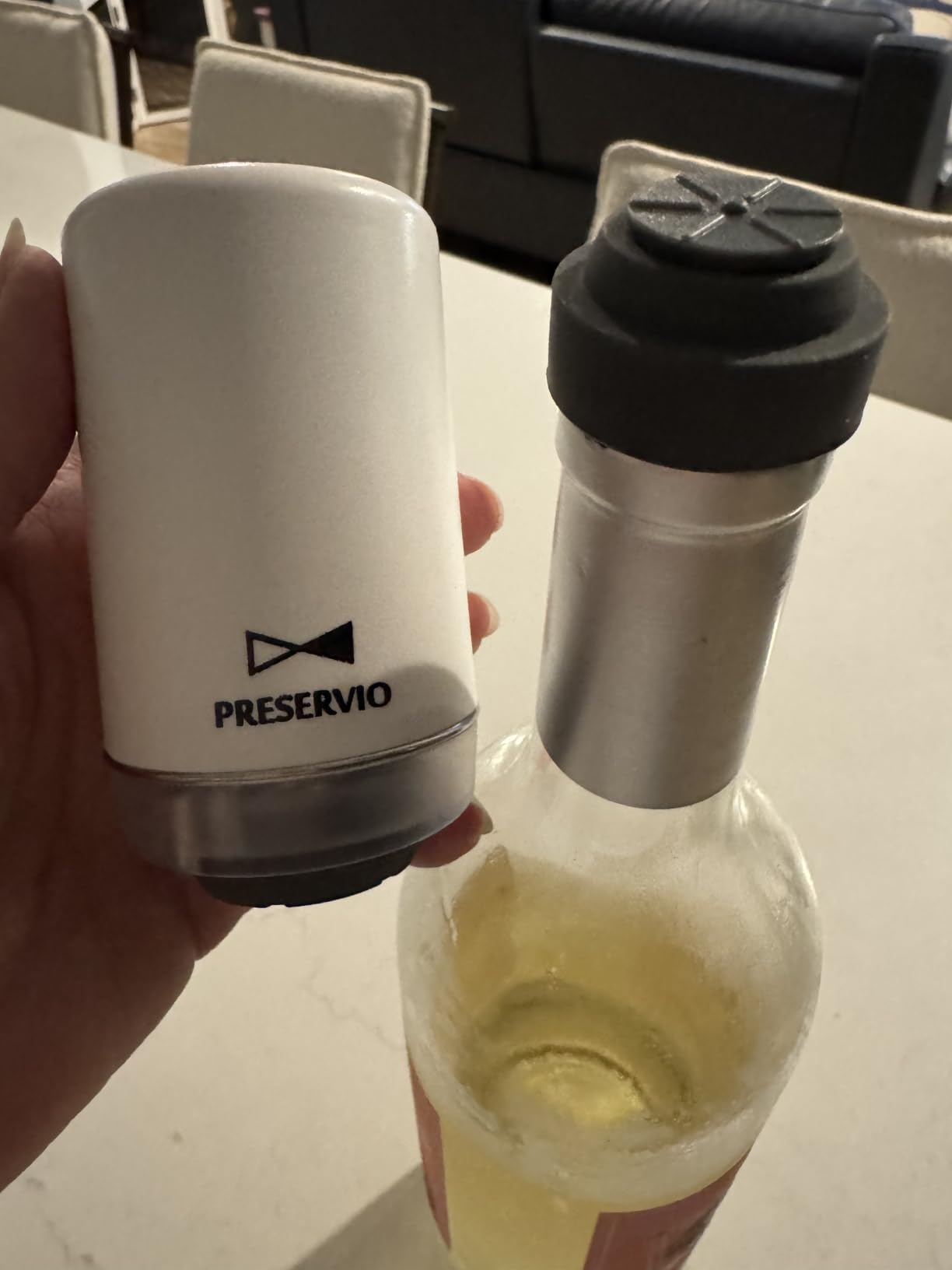 Automatic Wine Preserver, Hands-Free Pressure Control, 2 Stoppers | Pressure-Controlled Seal, No Gas or Hand Pumping, Works with Red, White & Rose, Includes 2 Silicone Stoppers, Rechargeable customer photo 1