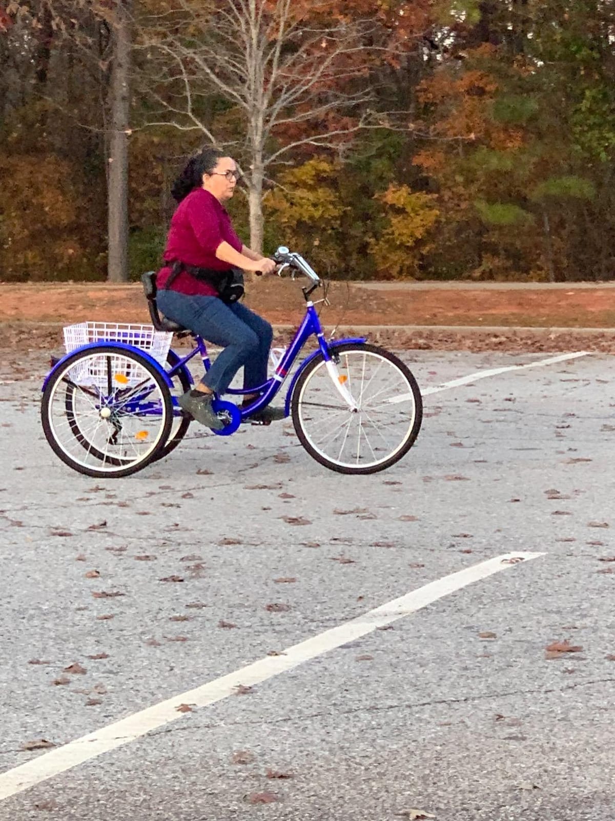 MOPHOTO Adult Tricycle, 3 Wheel Bike for Seniors Beginners, 20/24/26 Inch, 7 Speed, Low Step-Through, Large Rear Basket, 350 lbs Capacity, Wide Padded Saddle with Backrest customer photo 2