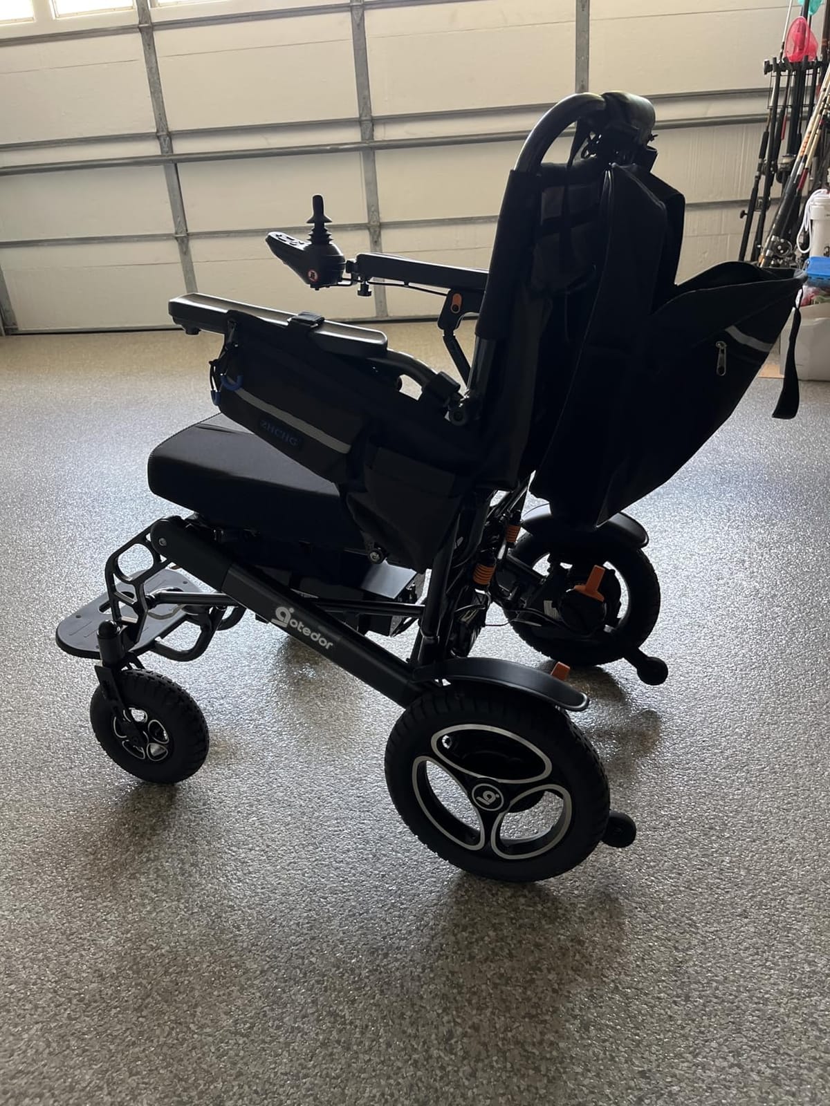 Aotedor Electric Wheelchair for Adults, 35 Miles Dual Battery, Foldable Power Wheelchair with Dual Brushless Motors customer photo 2