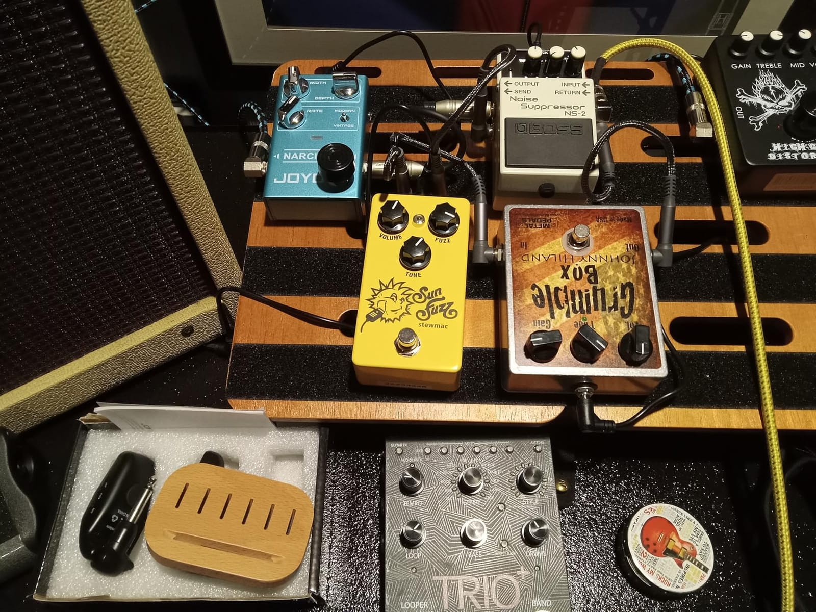 StewMac Sun Fuzz Pedal, Classic 60s-Inspired, Volume Fuzz Tone Controls | Silicon BC108 Transistor, True Bypass, Dual Bias Trim Pots, 9VDC Only, Works with Humbuckers, Single-Coils, P-90s customer photo 1