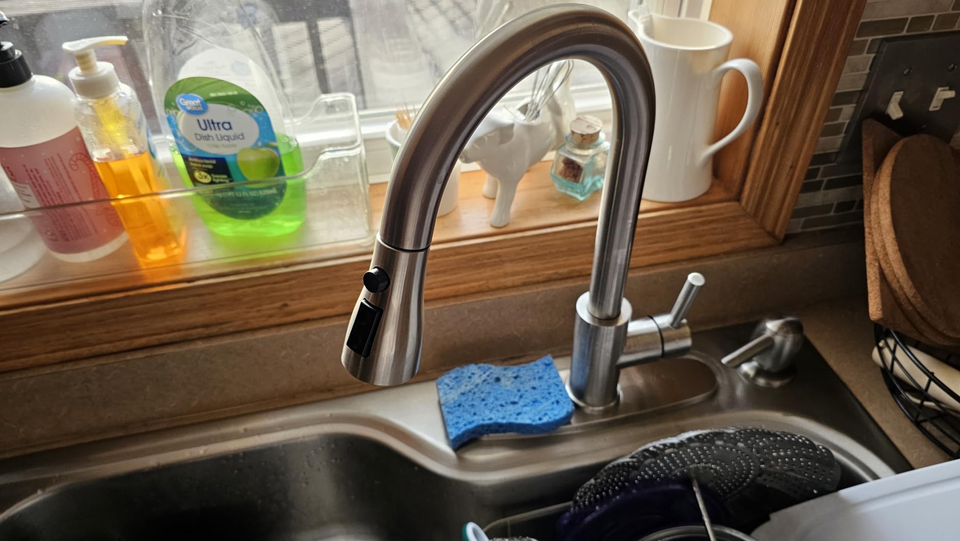 WEWE Kitchen Faucet with Soap Dispenser, Brushed Nickel Pull-Down Sprayer customer photo 2