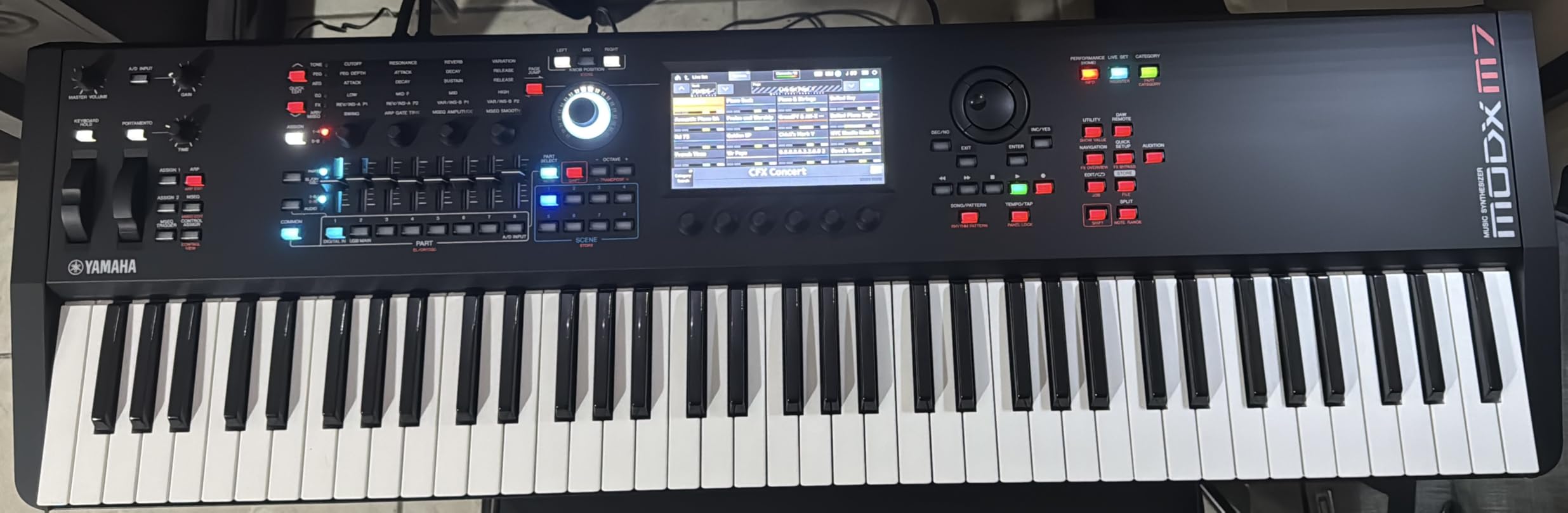 Yamaha 76-Key Music Synthesizer with Improved Keyboard Action, Performance Focused for Next Generation Sound Exploration, Expressive Control and Optimized Workflow MODX M7 customer photo 2