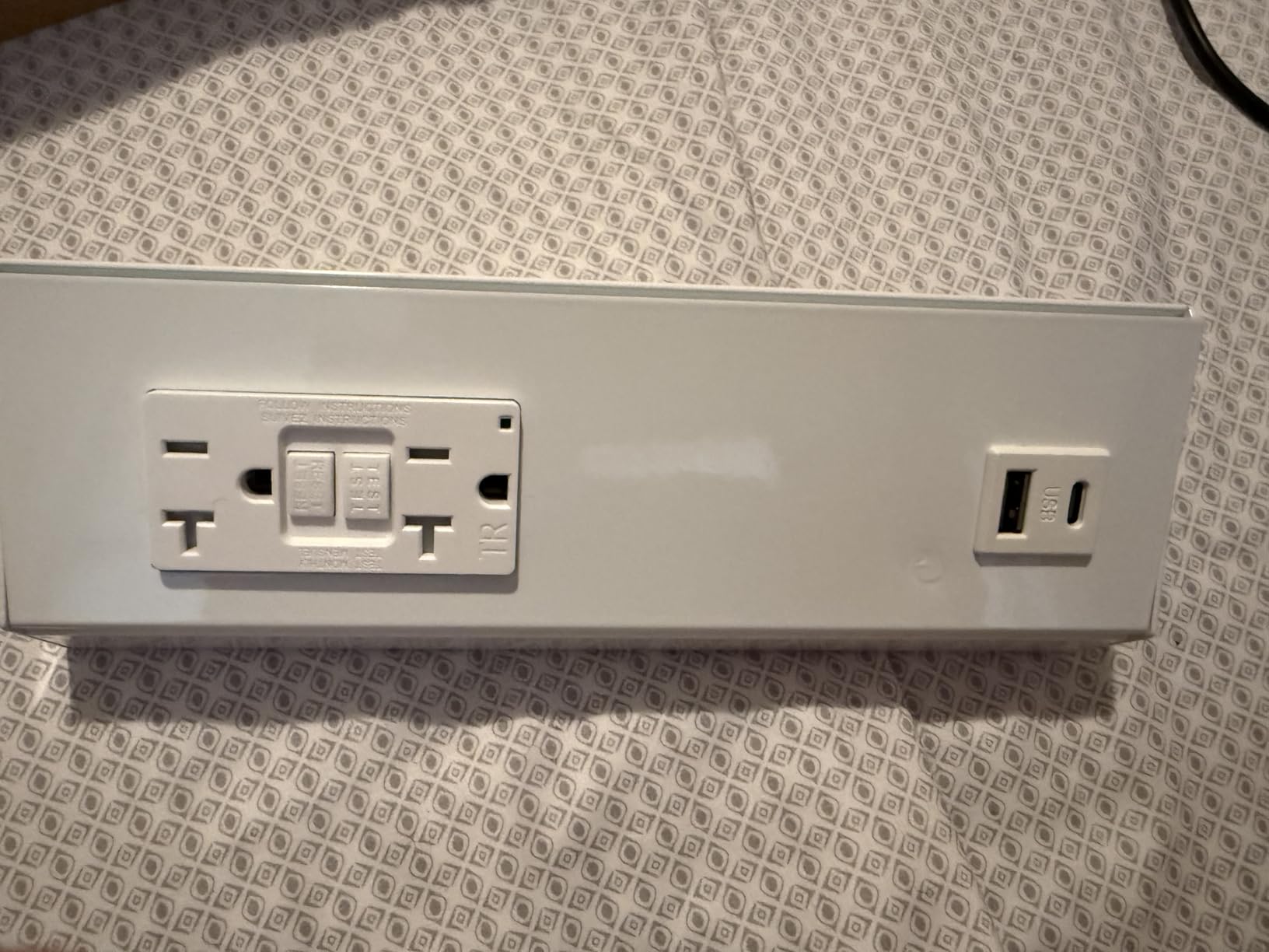 SURAIELEC 9 in Under Cabinet Hardwired Power Strip with GFCI, 125V 20A | 20A Standard TR GFCI Outlet + USB-A & USB-C customer photo 2
