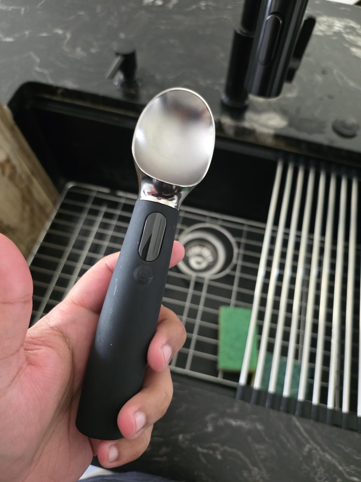 Electric Ice Cream Scoop, Heated Ice Cream Scoop Rechargeable with 3-Level Heat 120-160℉, LED Display, IP67, 2600mAh Battery, For Hardened Ice Cream, Gelato, Shop & Home Use customer photo 1