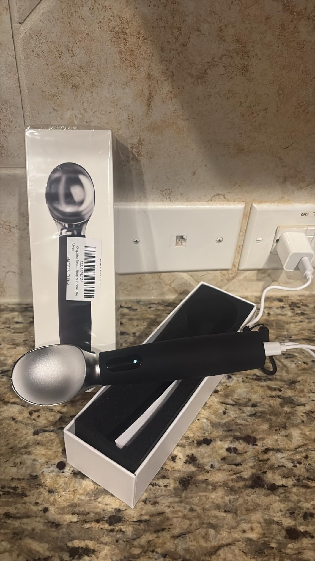 Electric Ice Cream Scoop, Heated Ice Cream Scoop Rechargeable with 3-Level Heat 120-160℉, LED Display, IP67, 2600mAh Battery, For Hardened Ice Cream, Gelato, Shop & Home Use customer photo 2