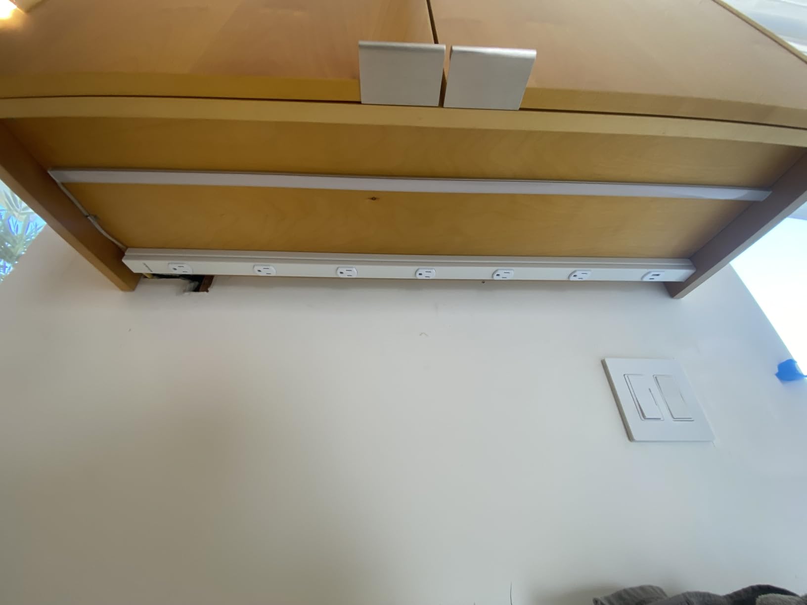 SURAIELEC 24 in Hardwired Under Cabinet Power Strip with USB-A & USB-C customer photo 1