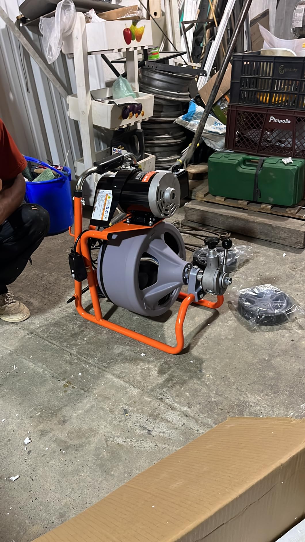 VEVOR Drain Cleaner Machine 100 FT x 3/4 Inch, Auto Feed Sewer Snake Auger, Portable Drain Cleaning Machine with Multi-Wheel Combination, 6 Cutters & Air-Activated Foot Switch for 4