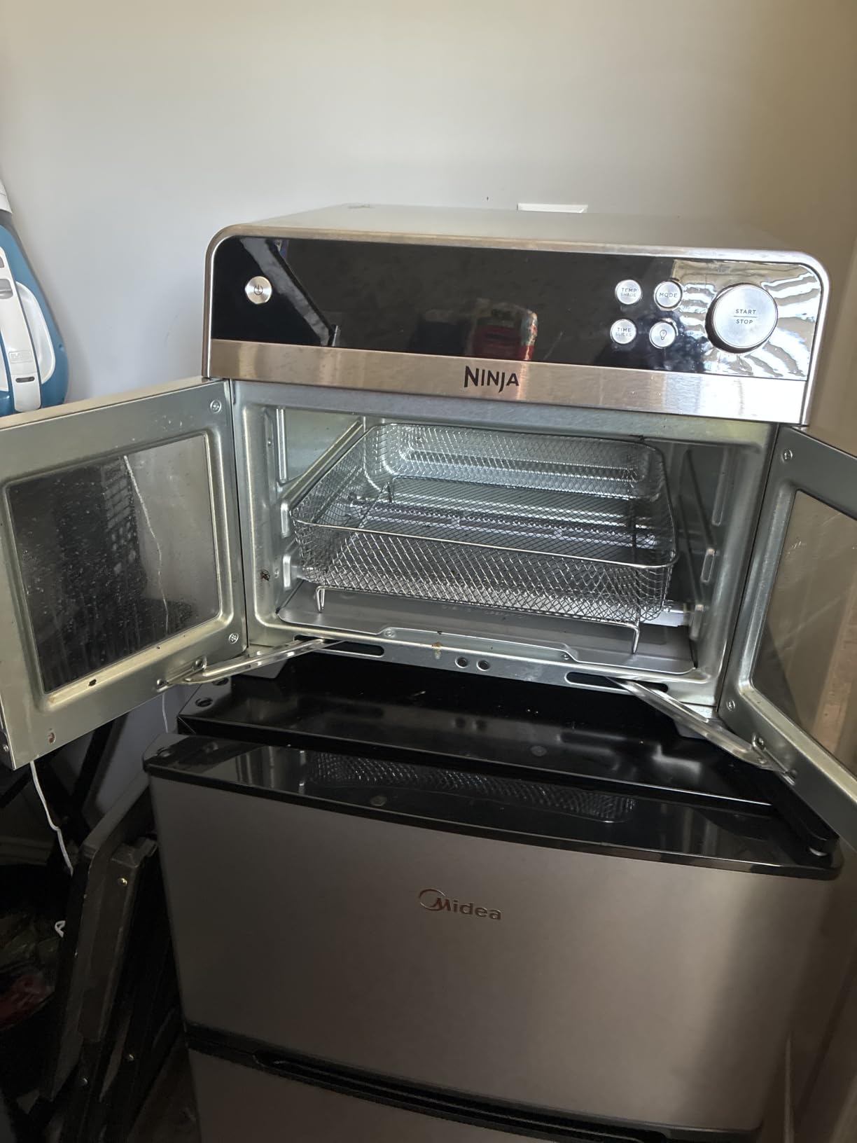 Ninja French Door Premier Air Fry Oven, 10-in-1, Black, FO101BK | 450F cyclonic air, PFAS-free surface, Air fry, sear crisp, bake, broil, toast, dehydrate customer photo 1