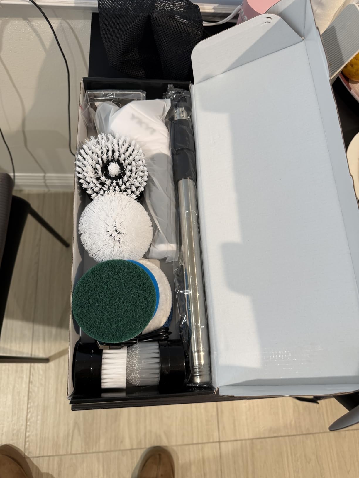 YKYI Electric Spin Scrubber, Cordless Power Cleaning Brush with Long Handle | 8 Brush Heads, 3 Handle Lengths, 2 Speeds, IPX7 Waterproof, 100-Minute Runtime for Tubs, Tile, Floors, Grout, Glass and Cars customer photo 2