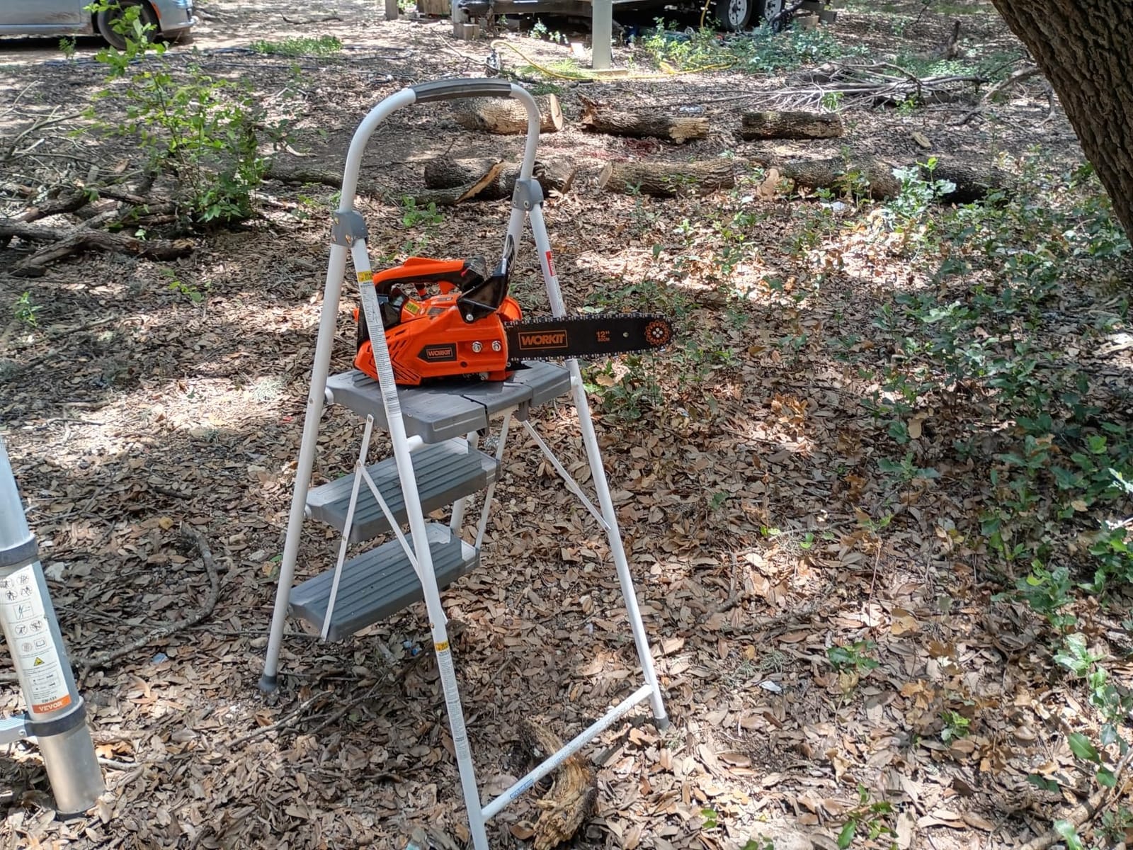 WORKIT 25.4CC Gas Powered Chainsaw, 12-Inch Top Handle Gas Chainsaw Easy Start, 2-Cycle Xtreme Engine, Commercial Grade Petrol Small Chain Saw with Auto Oiler, Wood Cutting and Tree Pruning customer photo 1