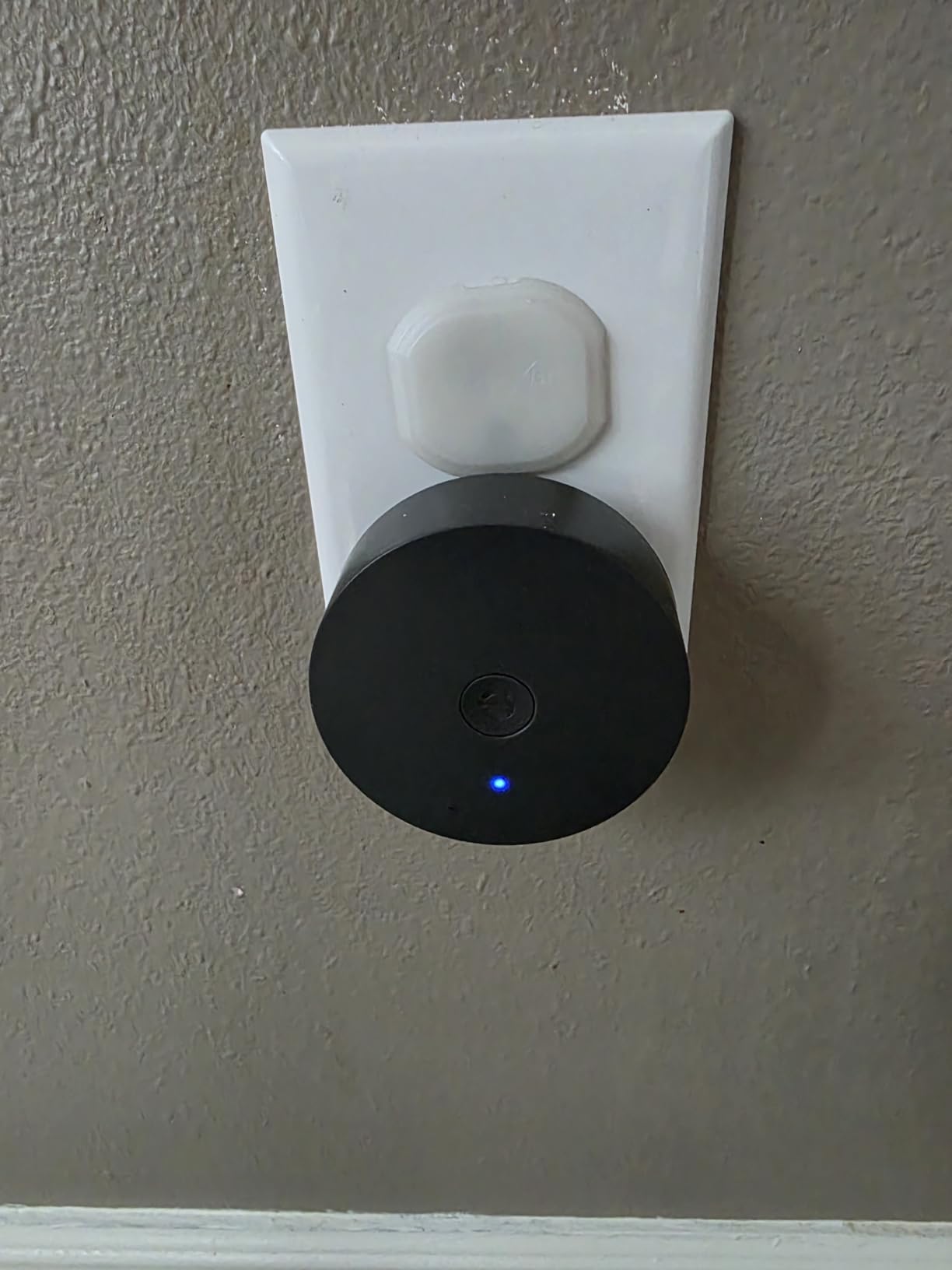 GoveeLife H5901 Smart WiFi Sprinkler Timer with Gateway, 1 Water Outlet | 1640ft Gateway-Device Range, App Remote Control, Weather Adaptive, Brass Connectors, IP67, 2Yr Battery, for Garden/Lawn/Yard customer photo 1