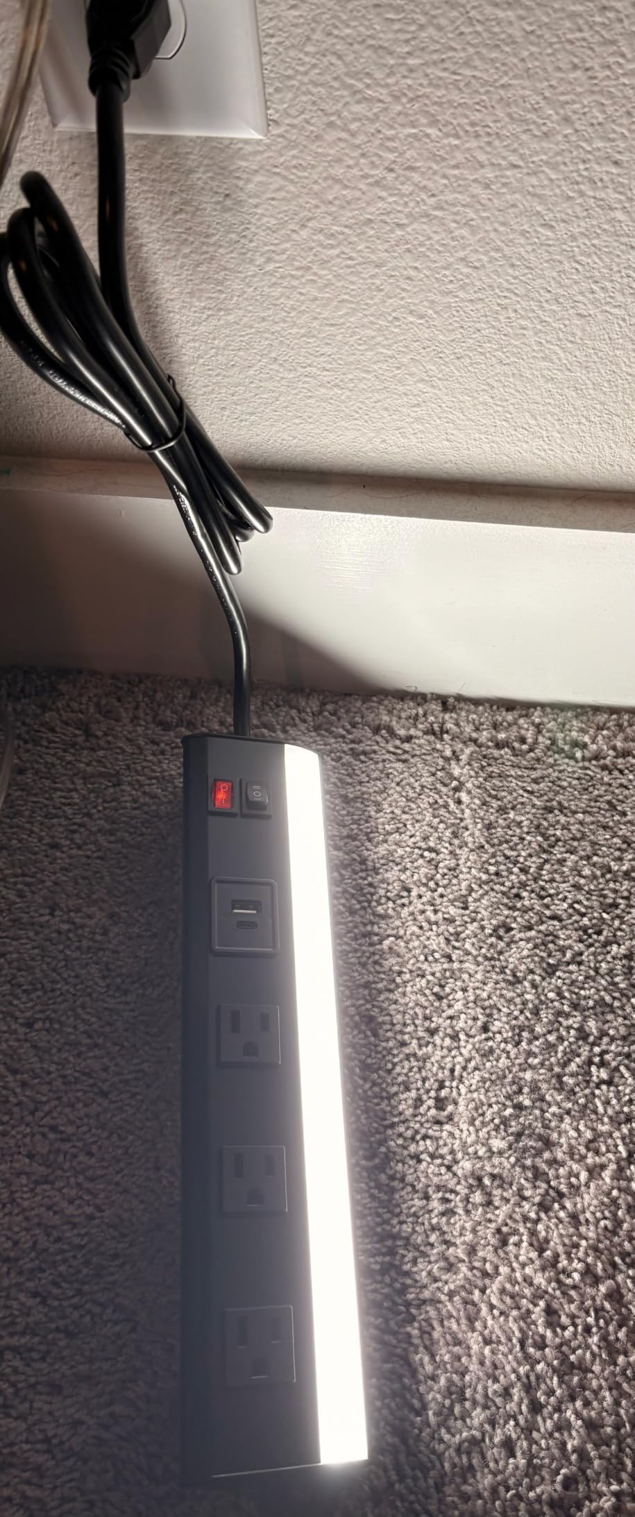 Under Cabinet Power Strip with Light, 3 Outlets, PD20W USB-C, Black | 12.5in, Aluminum Housing customer photo 2