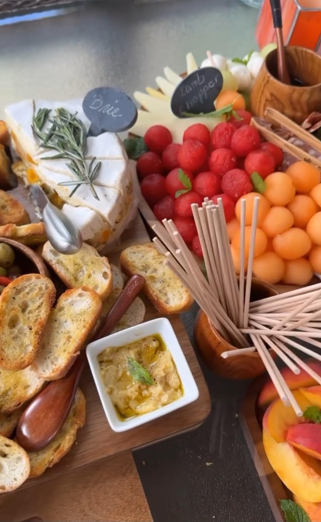 The Wine and Cheese Board Deck: 50 Pairings to Sip and Savor: Cards customer photo 2