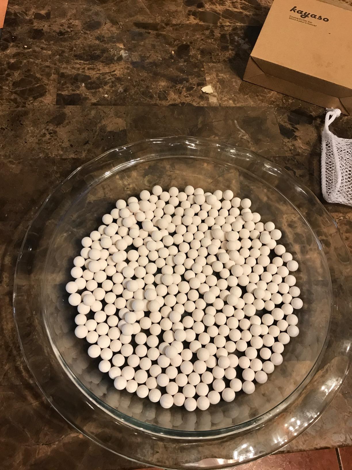 R&M Ceramic Pie Weights 1 lb – Reusable Baking Weights for Blind Baking Pie Crusts with Mesh Storage Bag customer photo 2