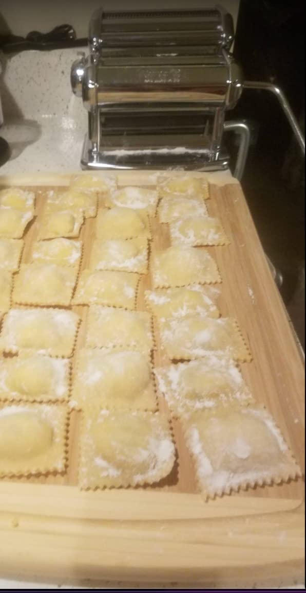 Imperia IPasta Classic Line. Pasta Machine 100% Made in Italy. Fresh pasta machine in steel. Manual roller with crank. Creates dough sheets for Lasagne, Tagliolini, Fettuccine. (End of line) customer photo 1