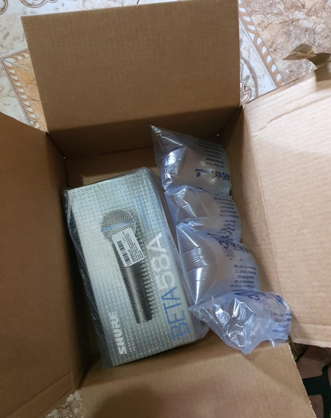 Shure BETA 57A Supercardioid Dynamic Instrument Microphone customer photo 1