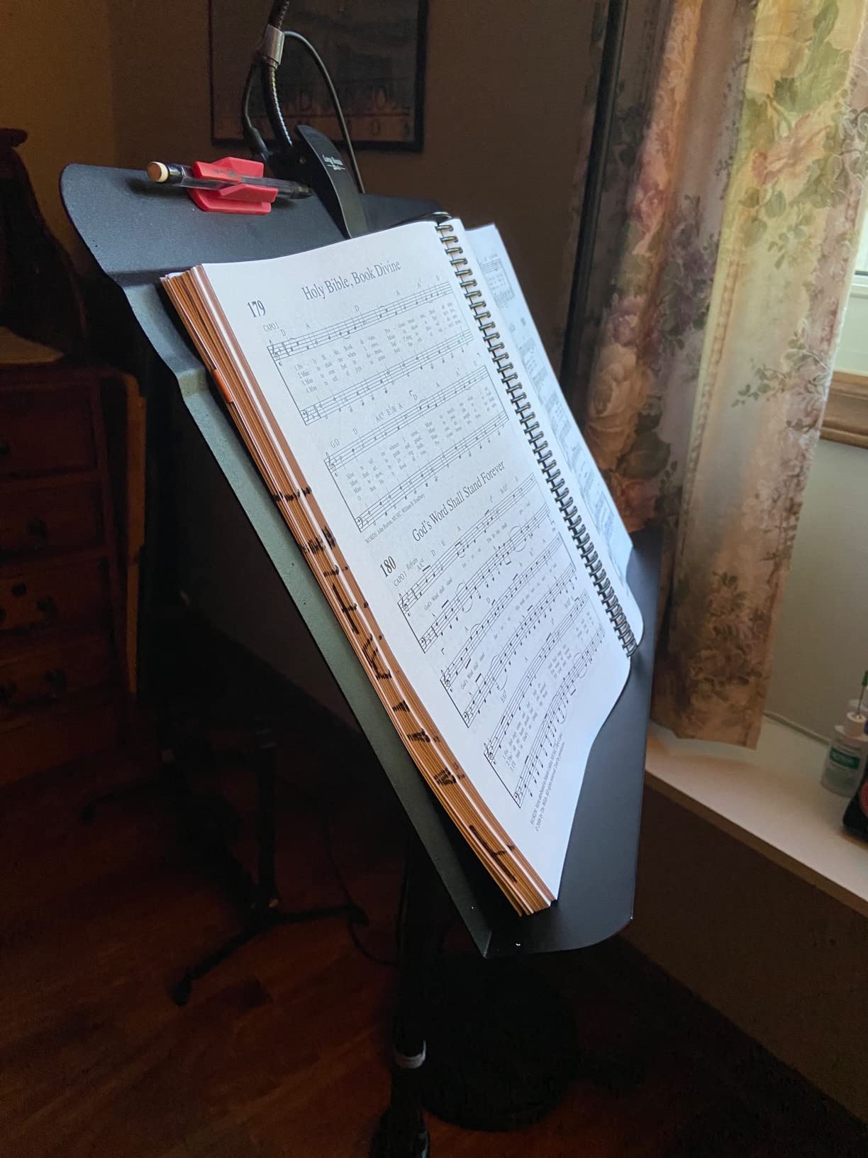 Manhasset Music Stand for Sheet Music - 48 Symphony Model - Long Lasting, Durable Manhasset Stand - Adjustable Height - 26
