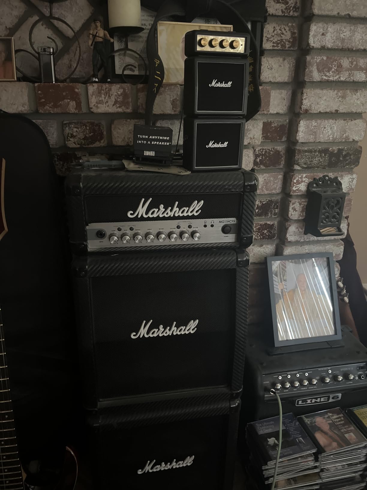 Marshall MS4 Battery-Powered Micro Electric Guitar Amplifier - Black customer photo 1