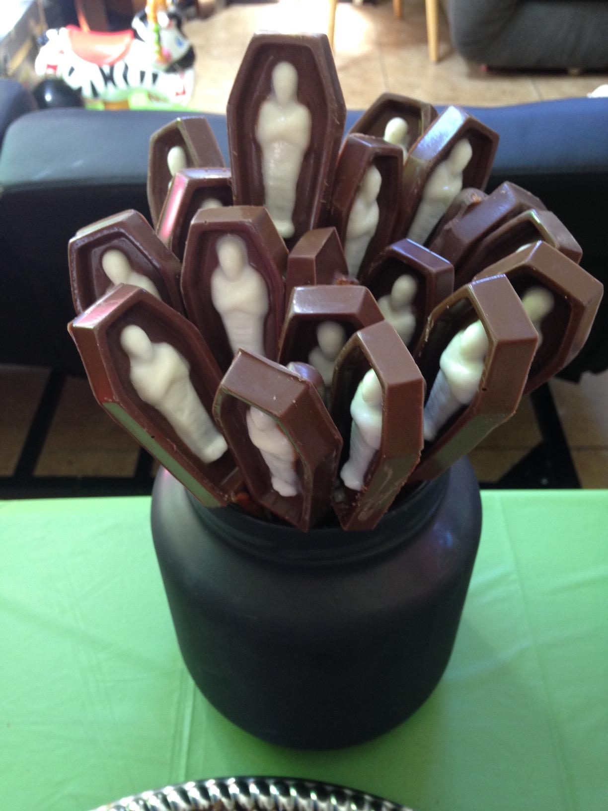 CASKET PRETZEL POP customer photo 1