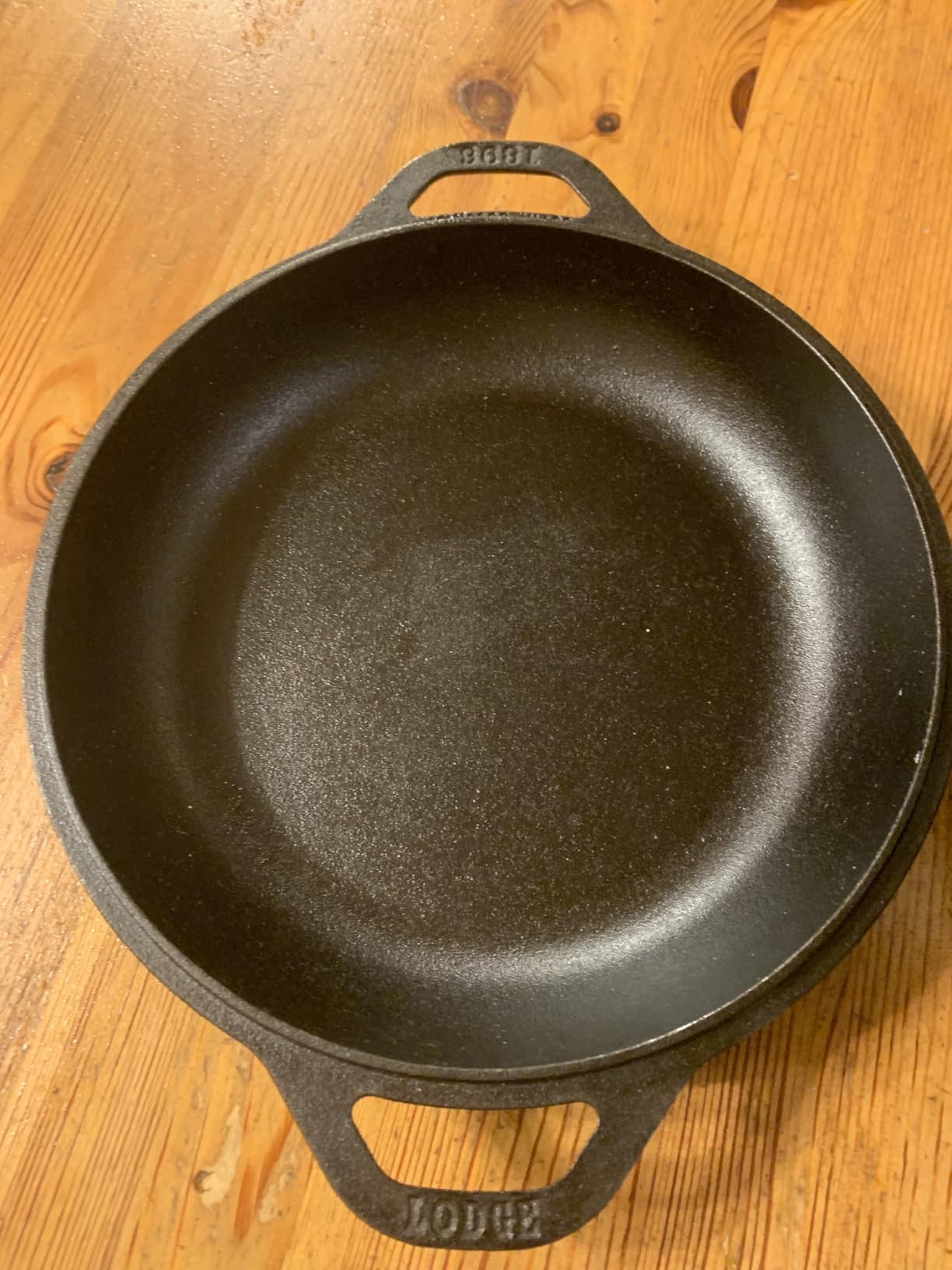 Lodge Cast Iron Double Dutch Oven, 2-in-1 Pot and Skillet Combo, 5 Quart customer photo 2