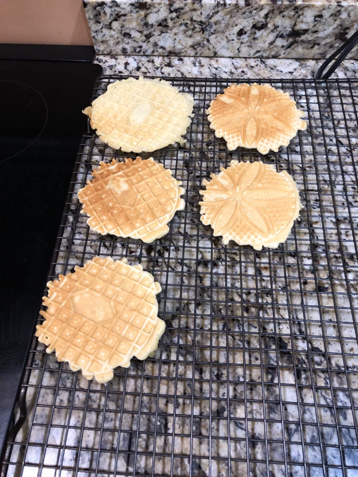 C. Palmer Pizzelle Iron Model 1000, 800 Watts Pizelle Maker Electric, American Made Pizelle Press, Makes Two 5-Inch Authentic Pizelles, Pizelle Cookie Press, Unique Housewarming Gifts for Her customer photo 1
