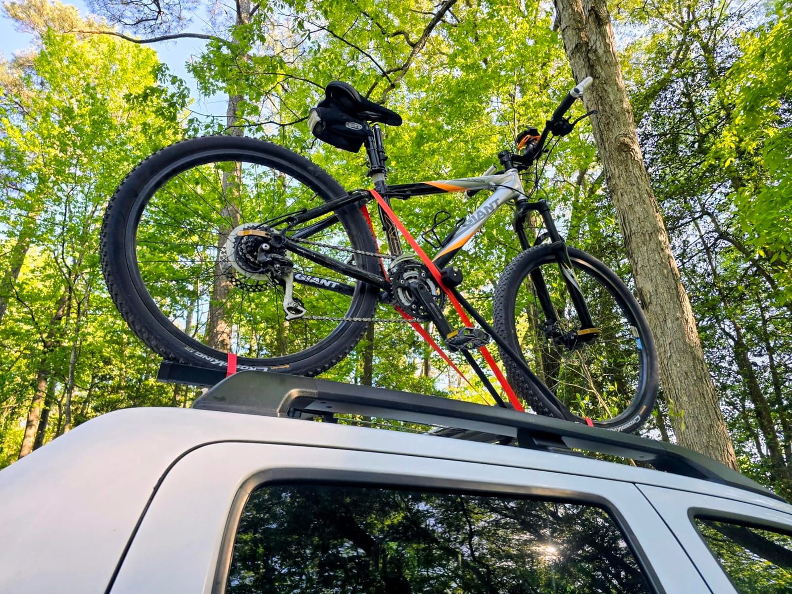 Swagman Upright Roof Mount Bike Rack – Rooftop Upright Bike Carrier for Secure Bicycle Transport customer photo 1