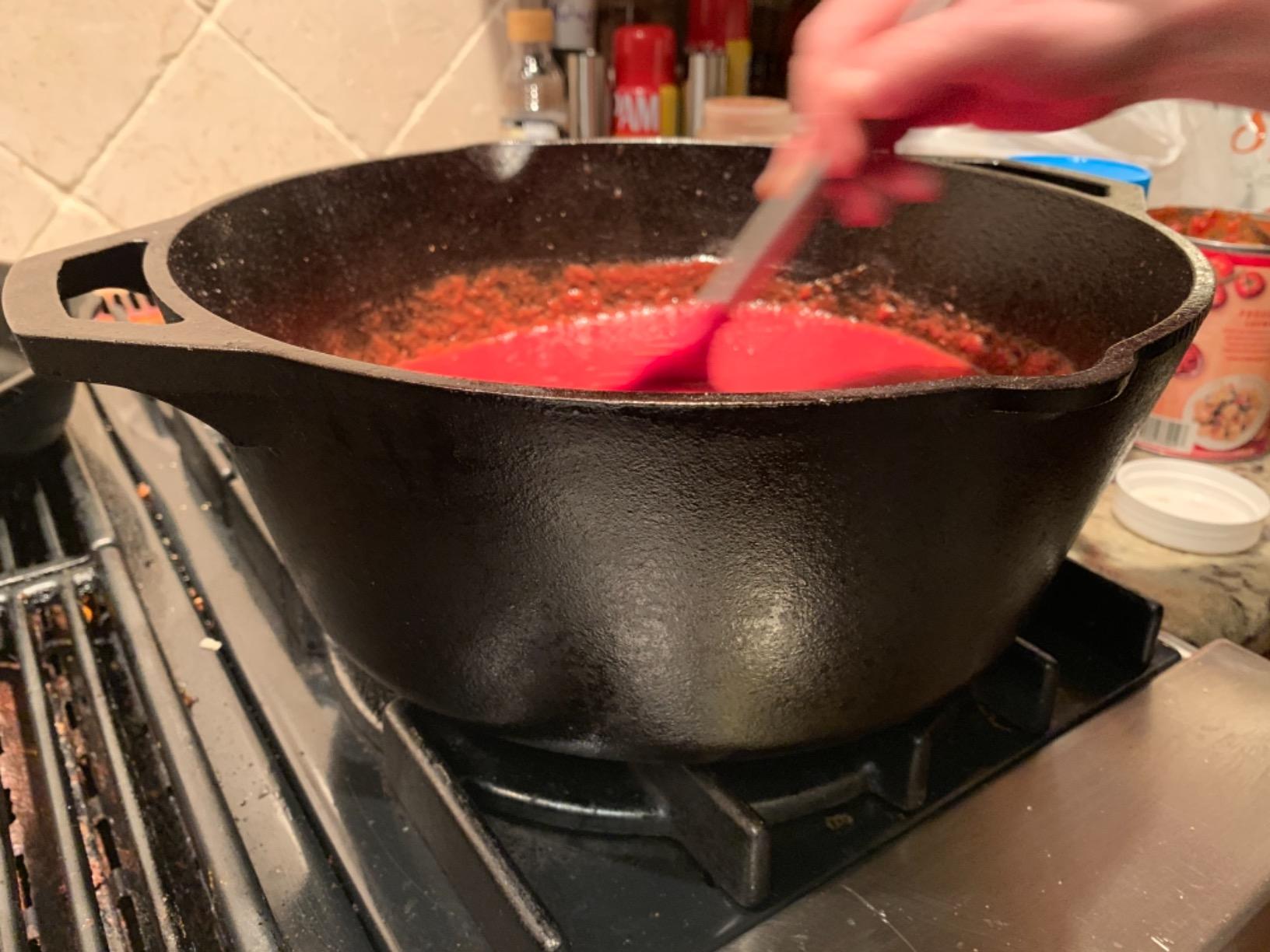 Lodge Cast Iron Dutch Oven with Loop Handle, Oven-Safe, 7 Quart customer photo 2