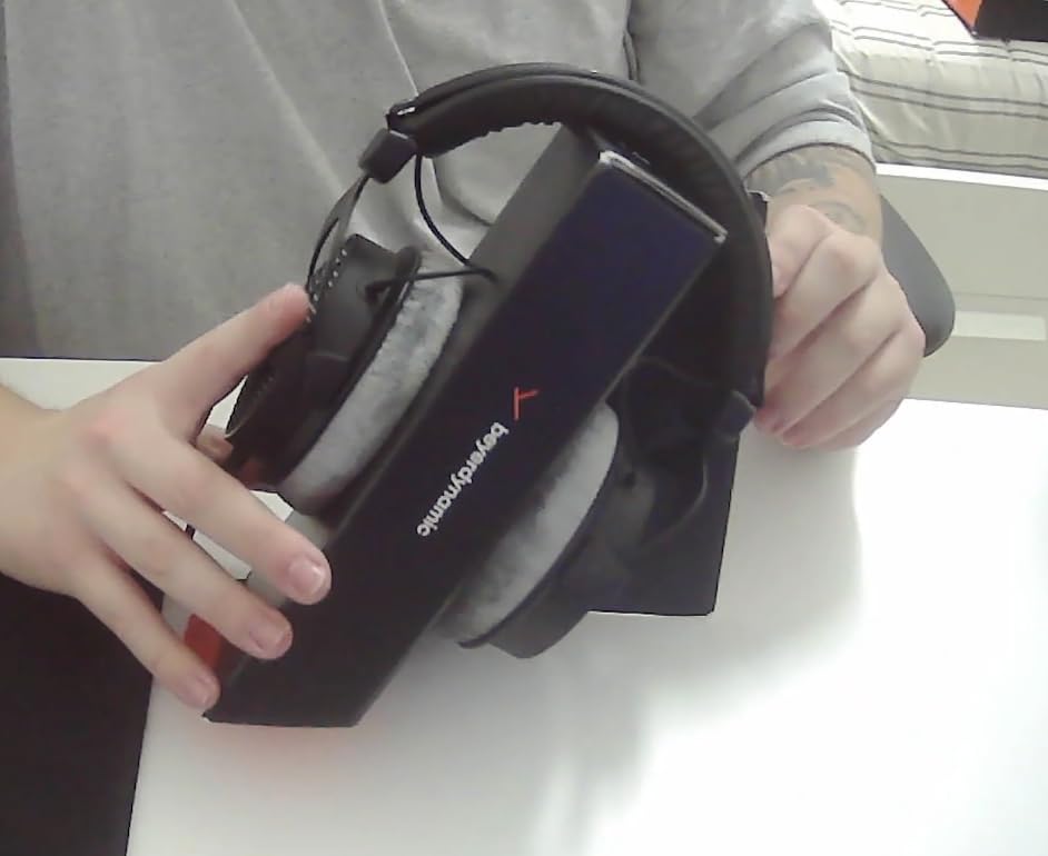 beyerdynamic DT 990 Pro (250 Ohm), Open-Back Studio Headphones, Black customer photo 2