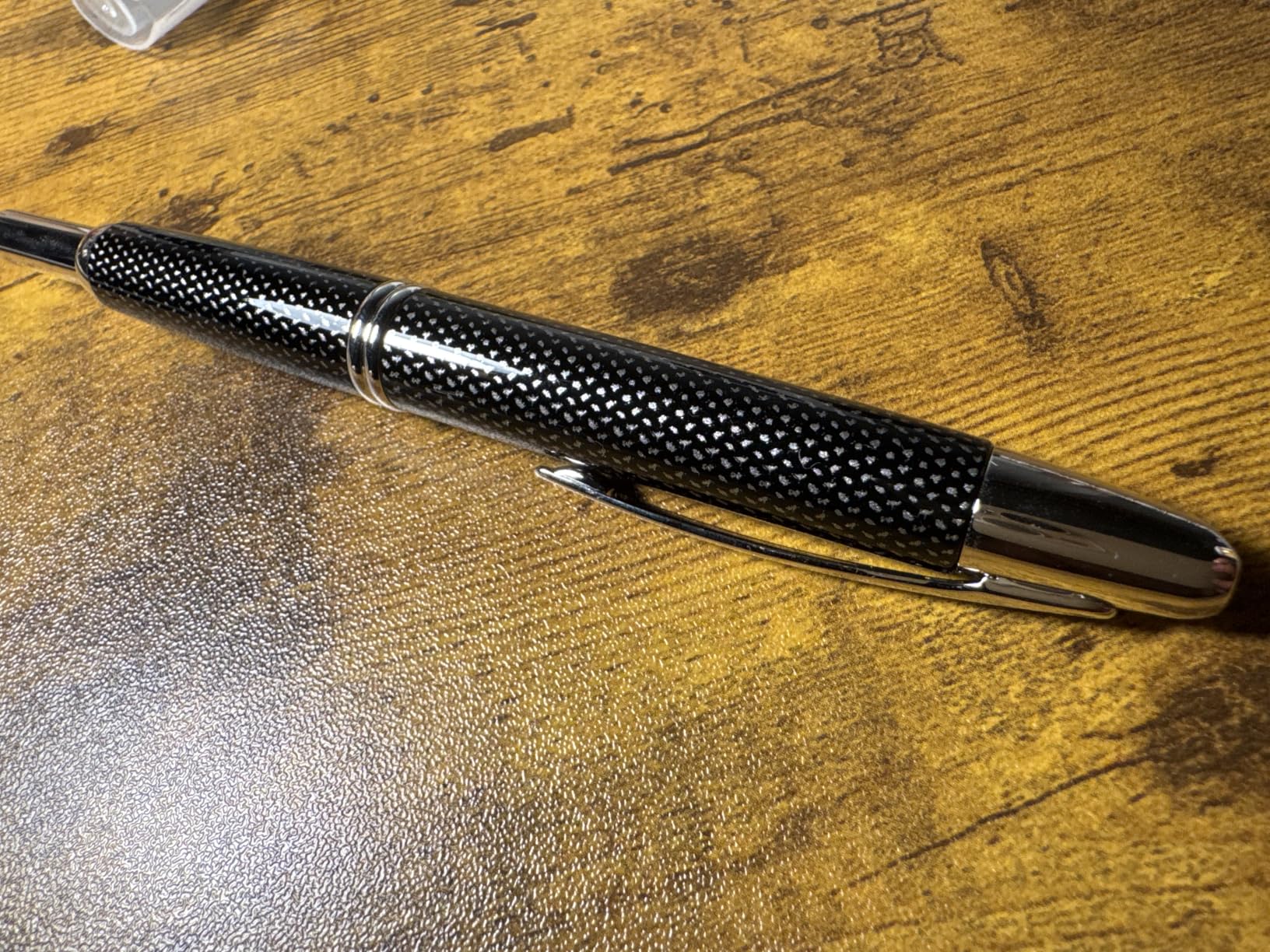 PILOT Vanishing Point Collection Refillable & Retractable Fountain Pen, Blue Carbonesque Barrel with Rhodium Accents, Blue Ink, Medium Nib (60249) customer photo 2