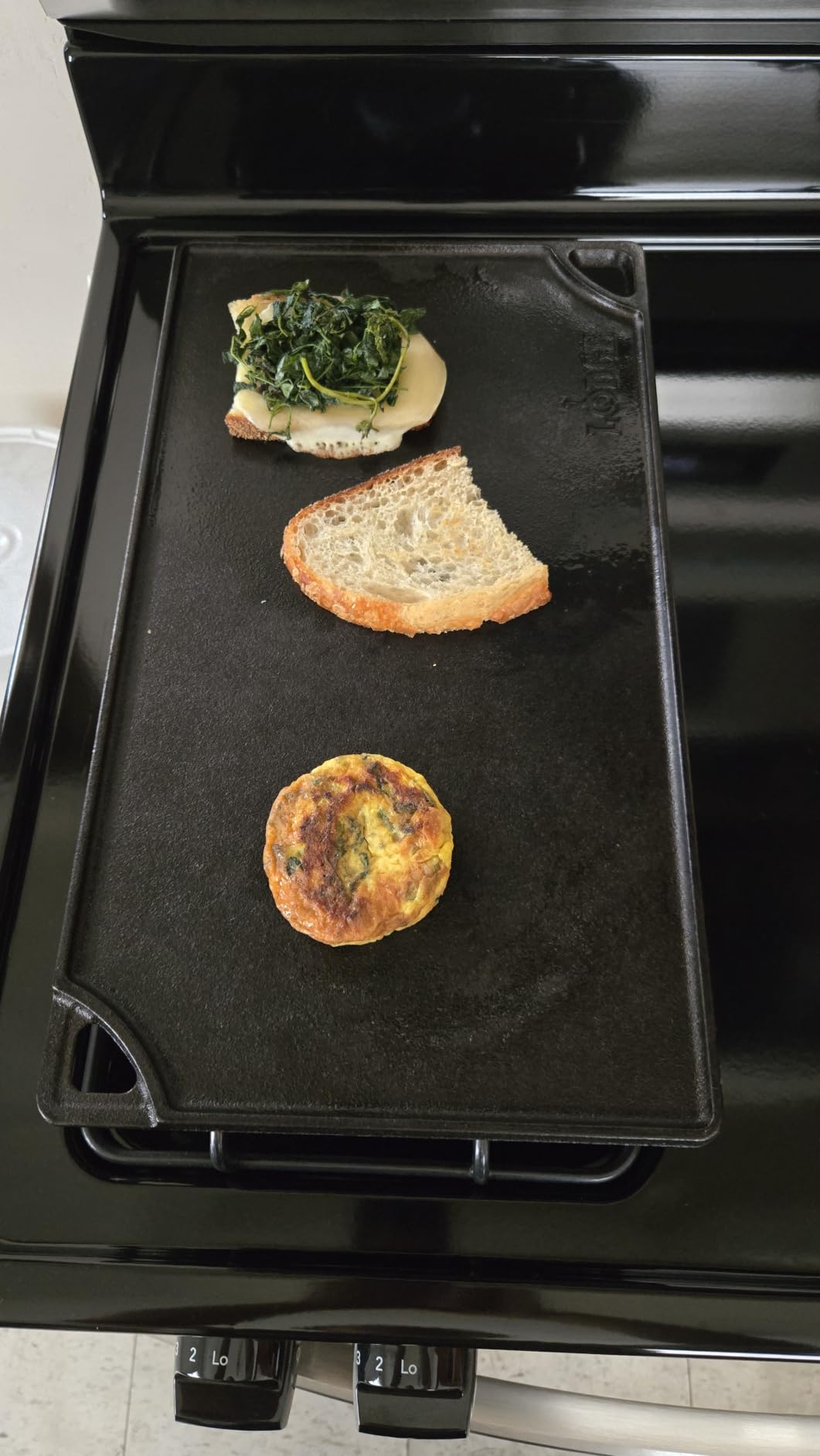 Lodge Reversible Cast Iron Grill/Griddle Pan, 16.75 x 9.5 Inches customer photo 2