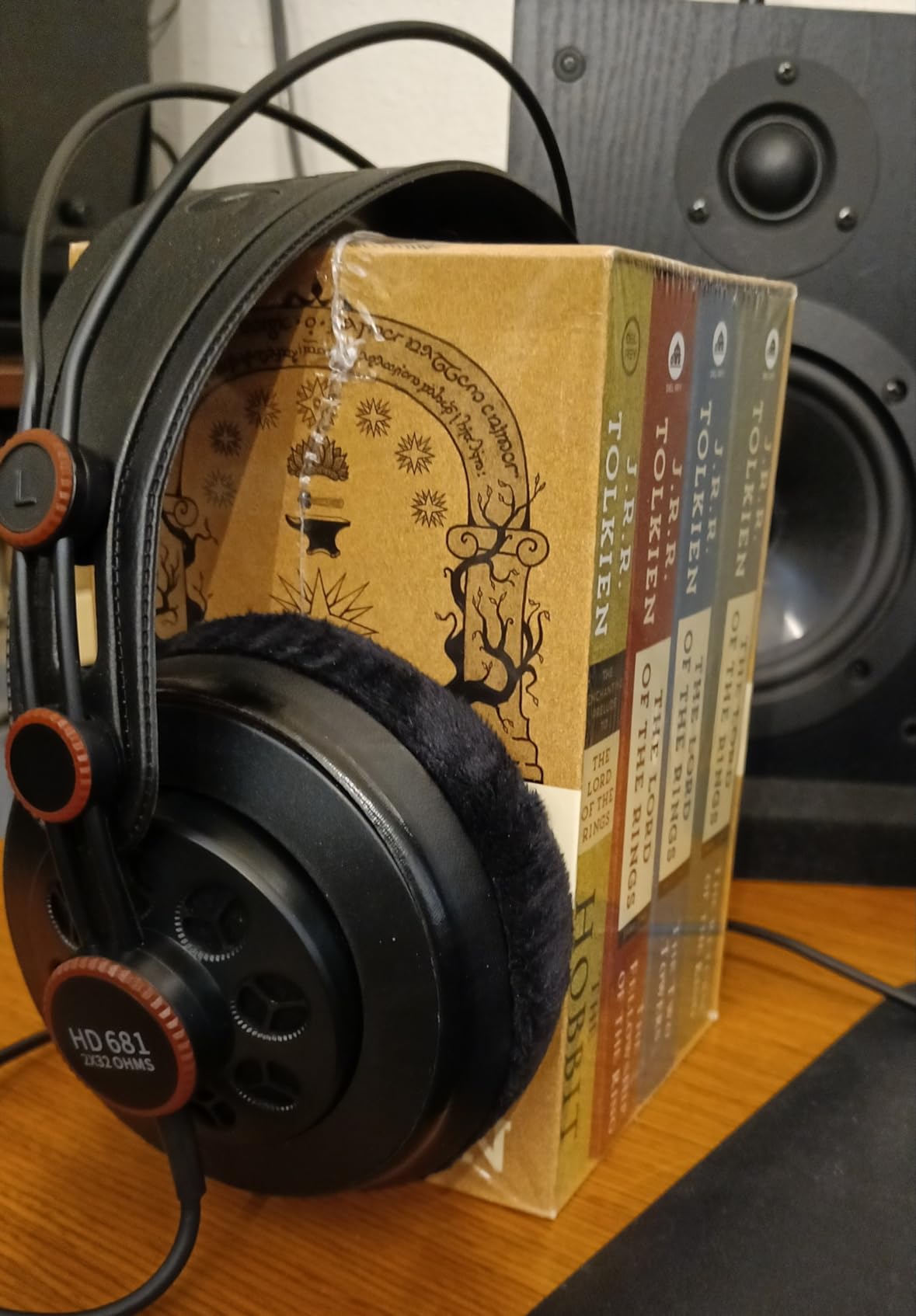Superlux HD681 Wired Semi-Open Studio Monitor Headphones, 50mm Drivers, 32Ω customer photo 1