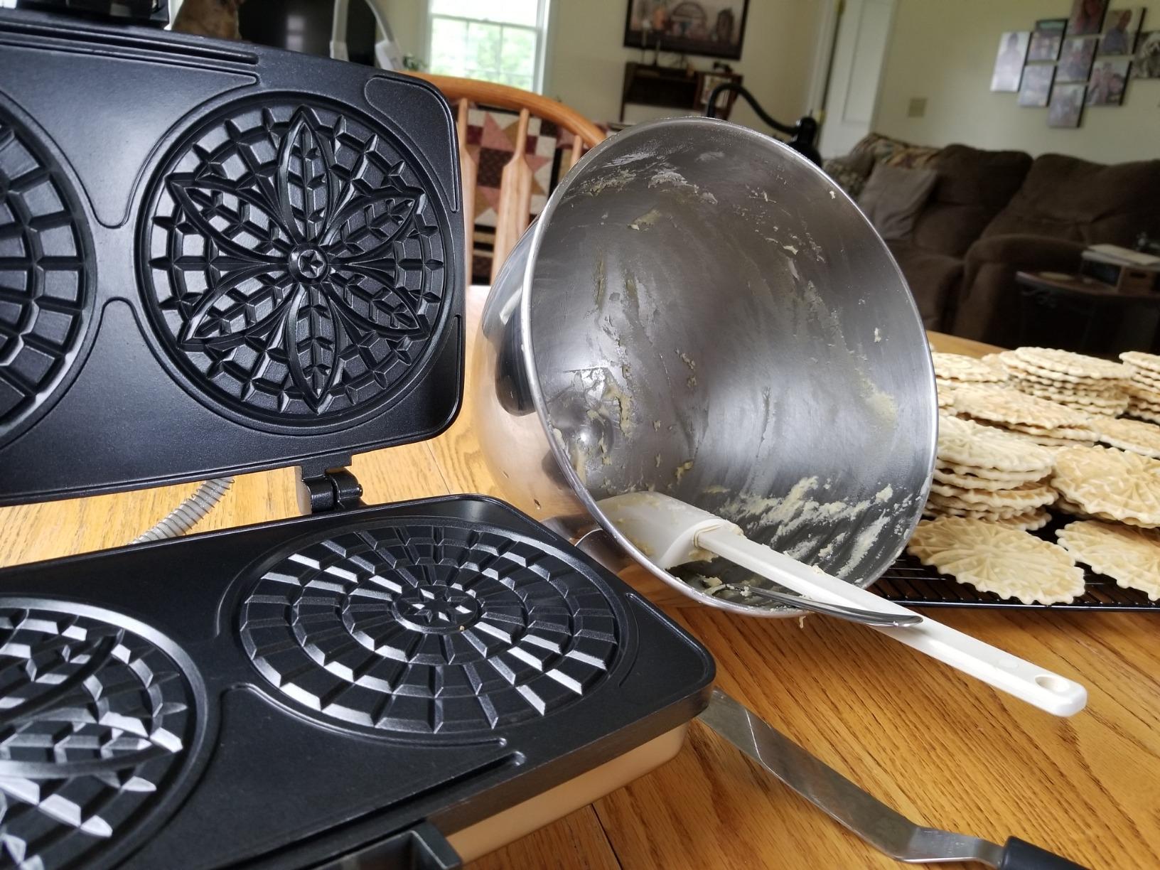 Chef’sChoice Chef's Choice Pizzelle Maker Toscano PizzellePro Features Nonstick Surface and Even Heating for Two Baked Treats in Seconds, 2-Slice, Silver customer photo 1