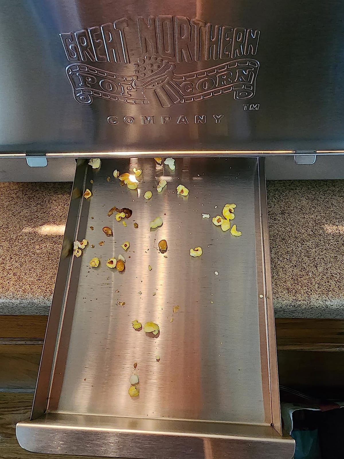 Great Northern Popcorn Company 6100 8 ounce Foundation Red Antique Style Popcorn Popper Machine, Red Floral, Counter-top Popper Machine customer photo 2