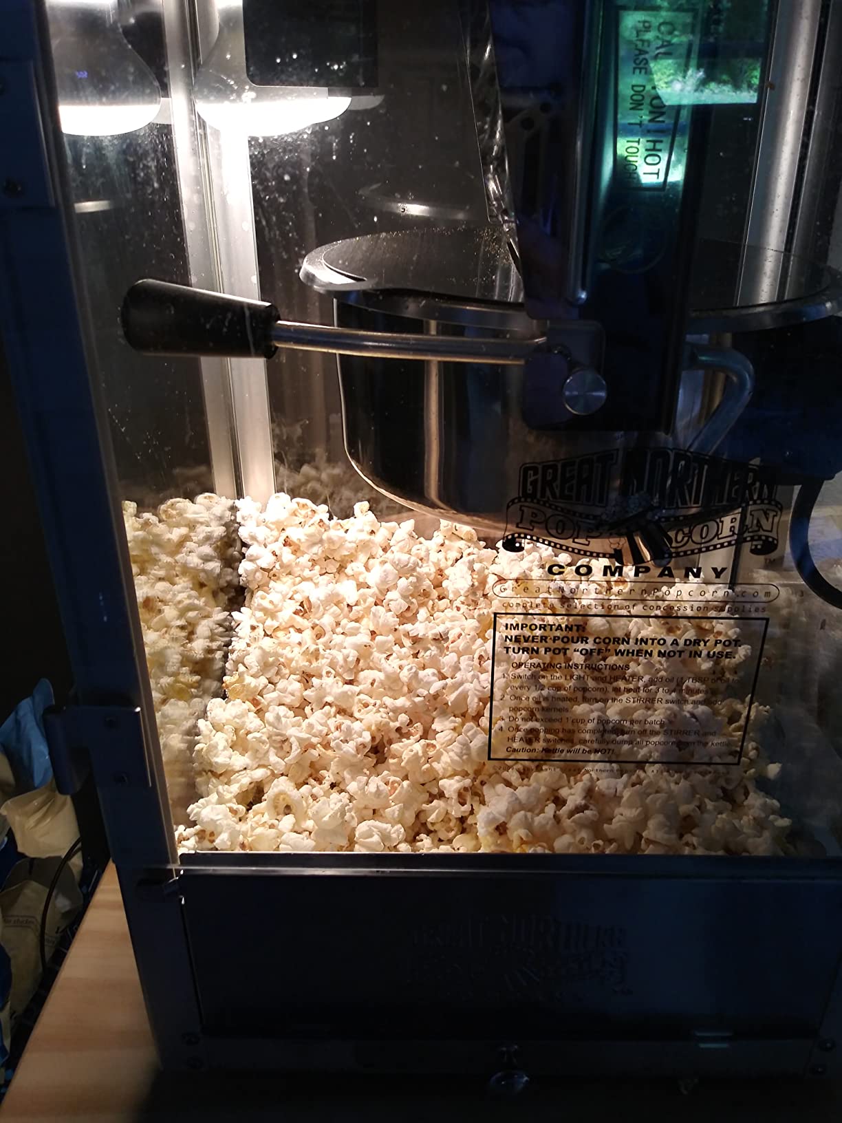 Matinee Popcorn Machine - 8oz Popper with Stainless-Steel Kettle, Reject Kernel Tray, Warming Light, and Accessories by Great Northern Popcorn (Black) customer photo 2