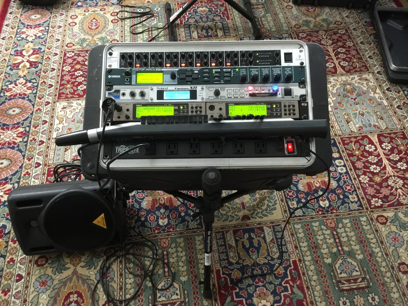 On-Stage RS7500 Tiltback Tripod Guitar Amplifier Stand customer photo 2