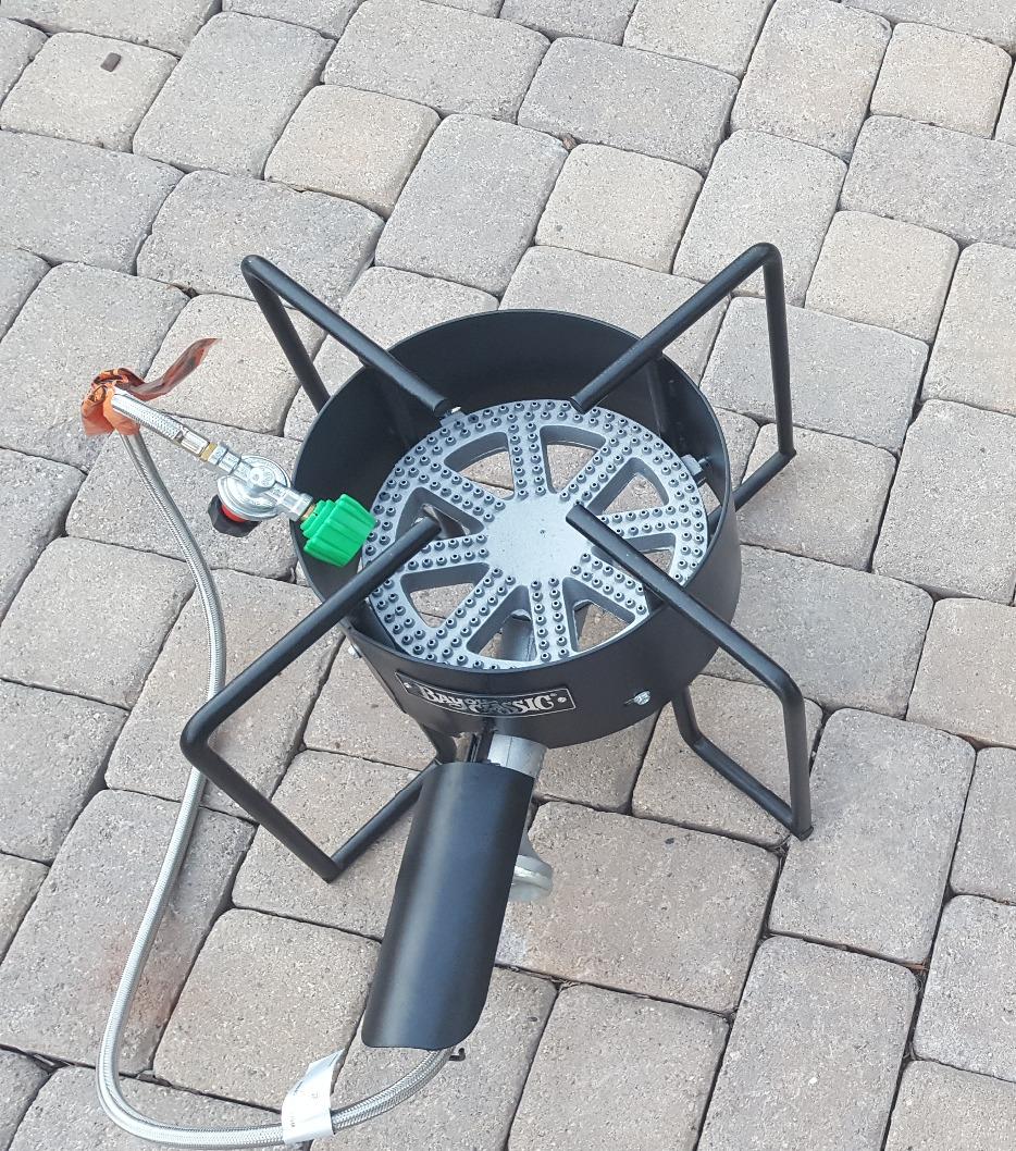 Bayou Classic KAB6 Bayou Banjo Cooker - Propane Burner for Outdoor Cooking, Outdoor Stove - Crawfish Boiler, Homebrew Burner - Large Stock Pots - Fish Boil, Gumbo, Soup, Stew, Brewing, Tamales customer photo 1