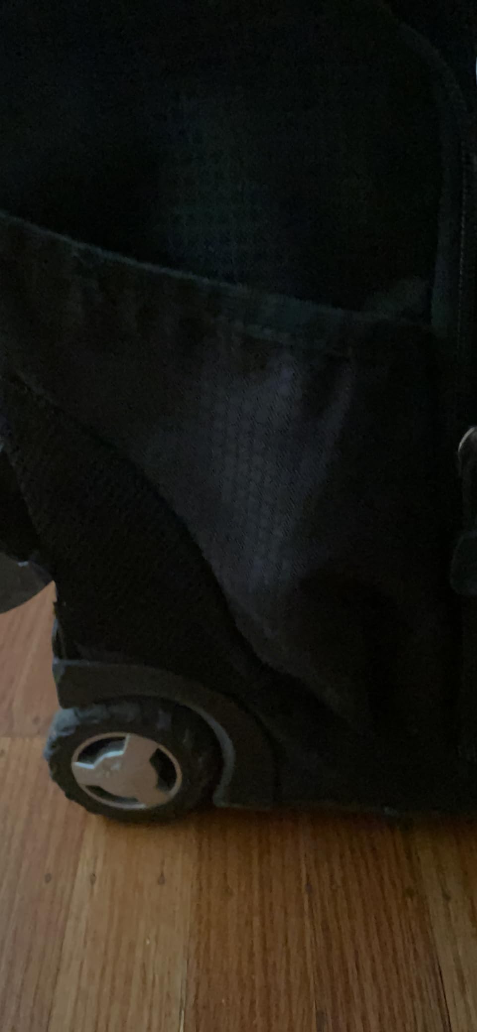 High Sierra Freewheel Wheeled Laptop Backpack, Black, 20.5 x 13.5 x 8-Inch customer photo 2