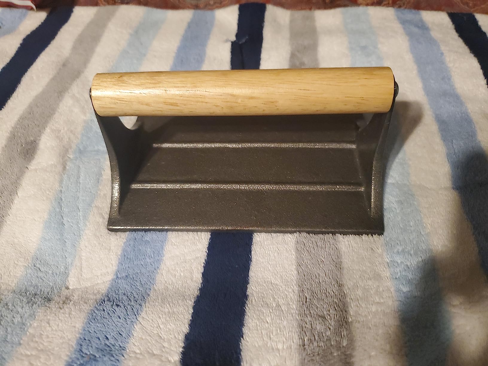 HIC Kitchen Bacon Press, Heavyweight Cast Iron, Rectangular With Wood Handle, For Stovetop Grill And Griddle customer photo 1