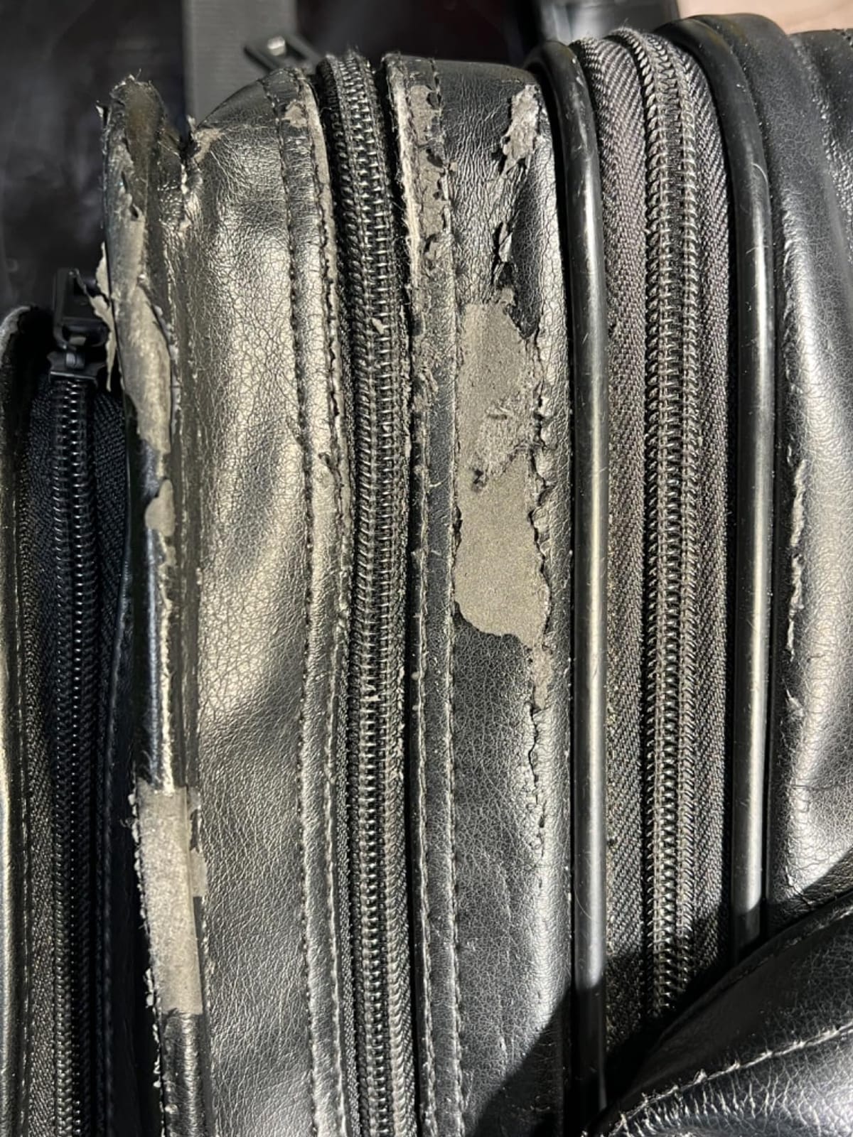 Samsonite Leather Expandable Briefcase, Black, One Size customer photo 1