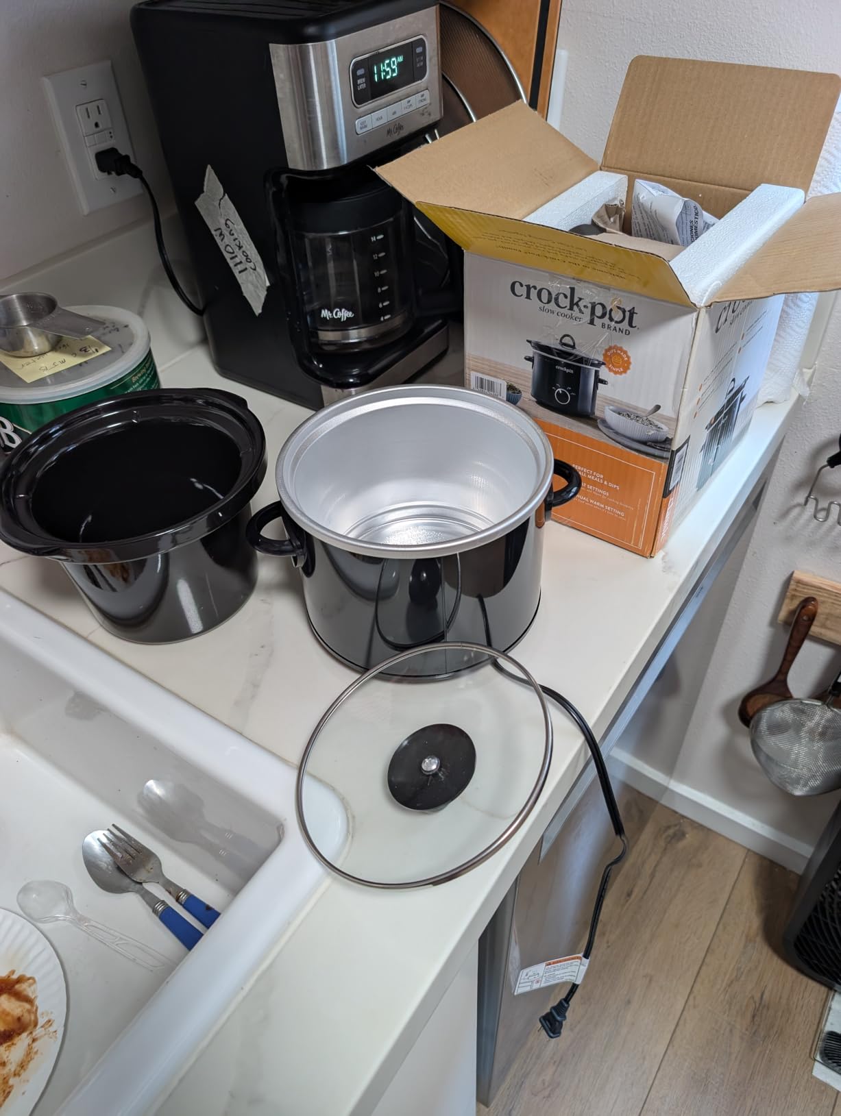 Crock-Pot 2-Quart Manual Slow Cooker, Feeds 2+ People, Great for Small Meals, Dips, & Sides; Removable Stoneware is Oven & Dishwasher-Safe, Black customer photo 1