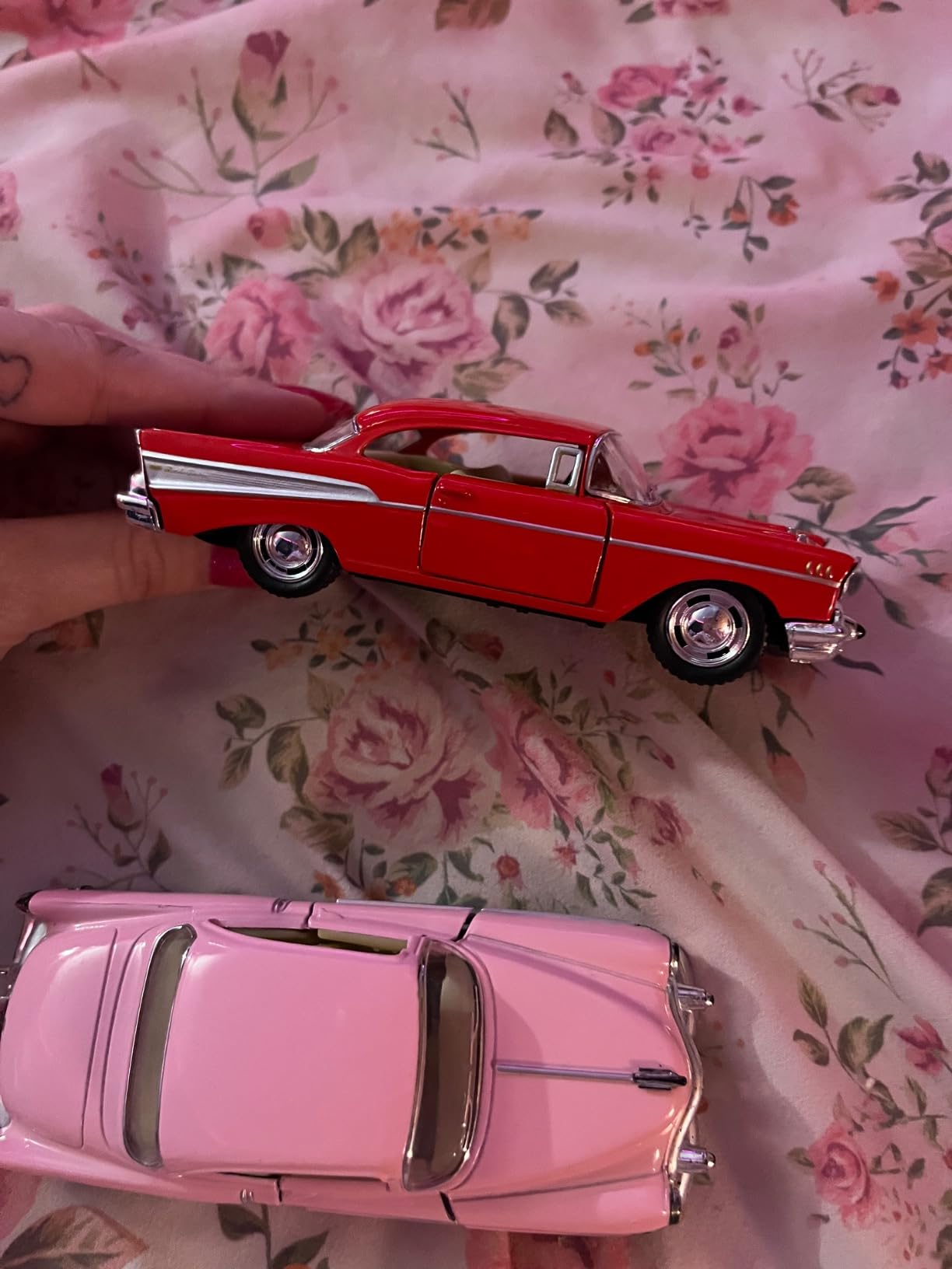 KiNSMART 1957 Chevy Bel Air Coupe Black, 1:40 Scale, Die Cast Metal, Black, 5 Inch, Pull Back Action customer photo 2