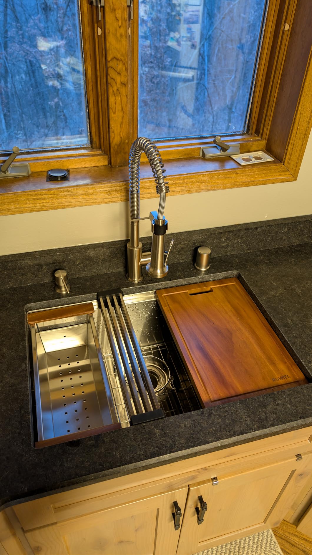 Ruvati 32-in Stainless Steel Undermount Workstation Kitchen Sink-RVH8300 customer photo 2