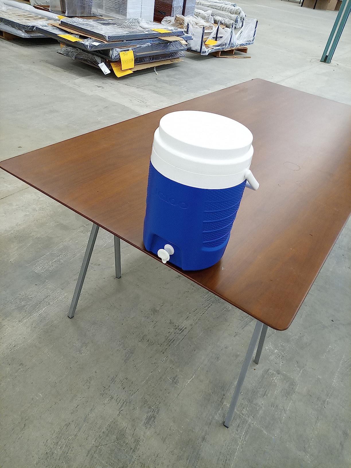 Igloo 2 Gallon Portable Sports Cooler Water Beverage Dispenser, Insulated Cooler Dispenser, Majestic Blue customer photo 2