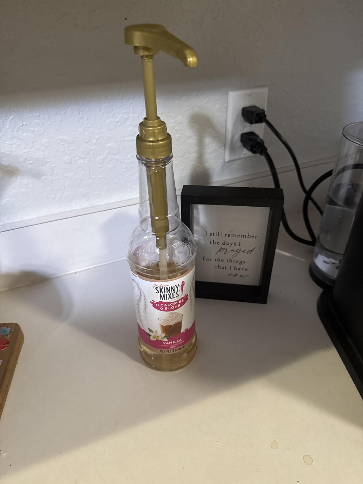 Jordan's Skinny Mixes Vanilla Coffee Syrup, Pack of 6, 25.4 oz | 0 calories, 0g sugar, 0g carbs per serving, Kosher and keto-friendly customer photo 2