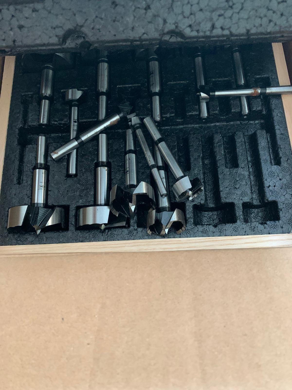 Fisch FSA-196037 16pce Wave Cutter Forstner Bit Set In Custom Wooden Box, Includes bits from 1/4-Inch up to 2-1/8-Inch customer photo 1