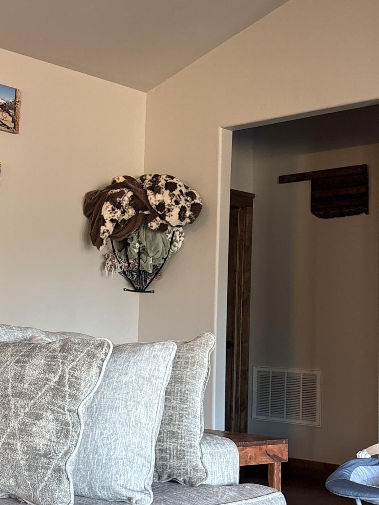 Intrepid International Wall-Mounted Corner Hay Rack - for Horses, Goats, Sheep, and Other Livestock, Heavy Duty and Convenient Feeder Solution customer photo 2
