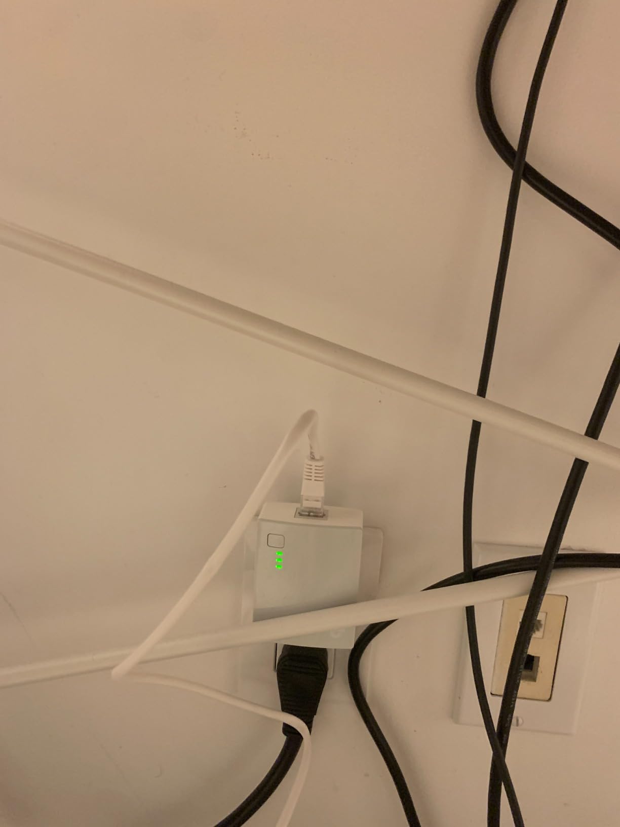 TP-Link AV600 Powerline Ethernet Adapter Kit with 100 Mbps Port customer photo 2