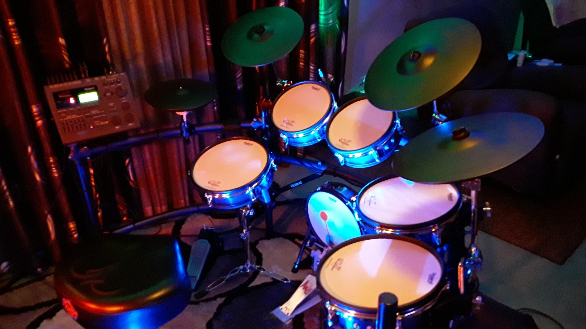 Pearl S930 Double-Braced Snare Drum Stand with Gearless UniLock Basket Tilter, Heavy Double Braced Legs, and Adjustable Gripping Basked for 10