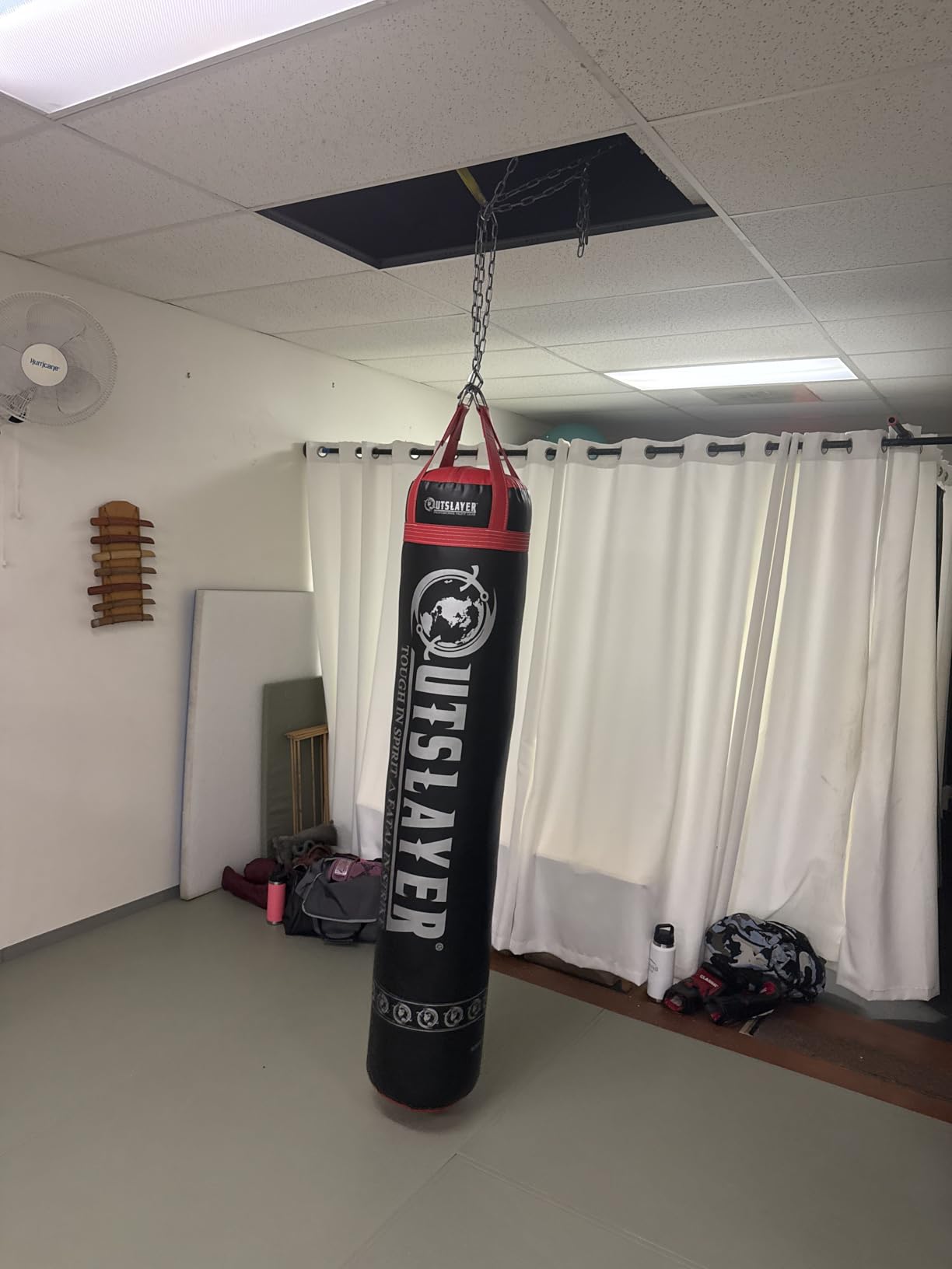 Outslayer Muay Thai Kickboxing Heavy Punching Bag – 6ft 130 lb – Made in USA – for MMA, Boxing & Training customer photo 2