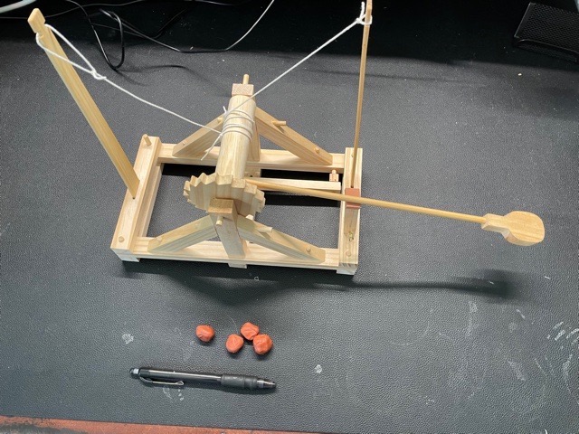 PATHFINDERS STEM Leonardo da Vinci Catapult Kit | Trebuchet Science Kit, Physics Engineering, Learning Resource customer photo 1